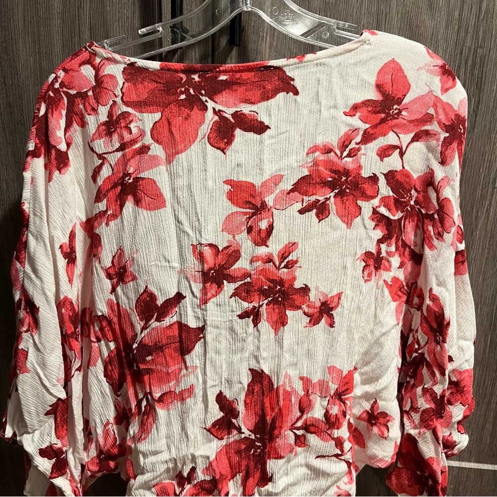 Lulu's Honey Bee Floral Wrap Top - Picture 5 of 7